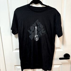 8th Annual Love Rocks NYC official T-shirt NWOT